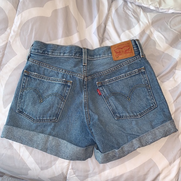 Levi’s Jean Shorts - Picture 2 of 3